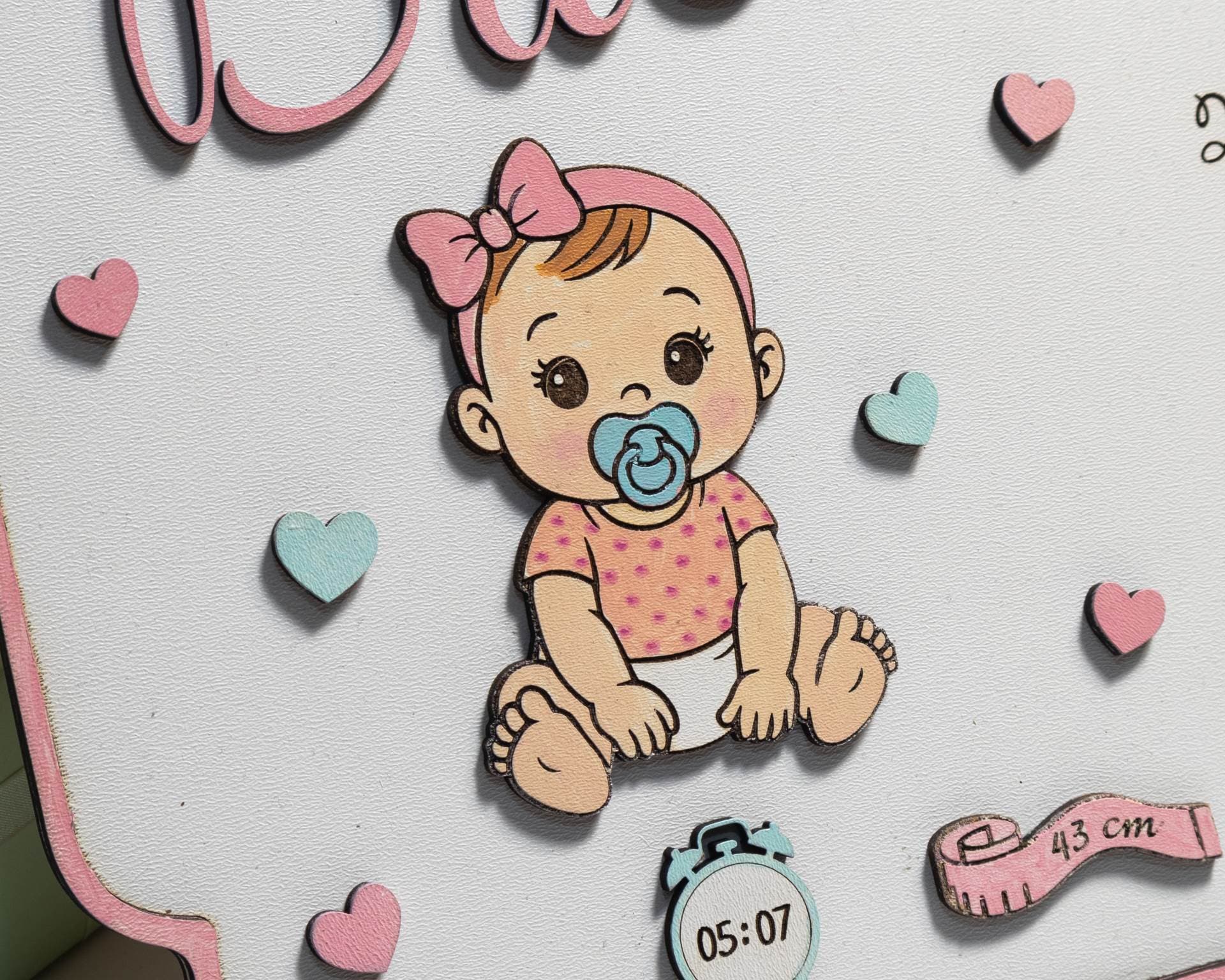 Zašto su personalizovane table poseban poklon za rođenje bebe?